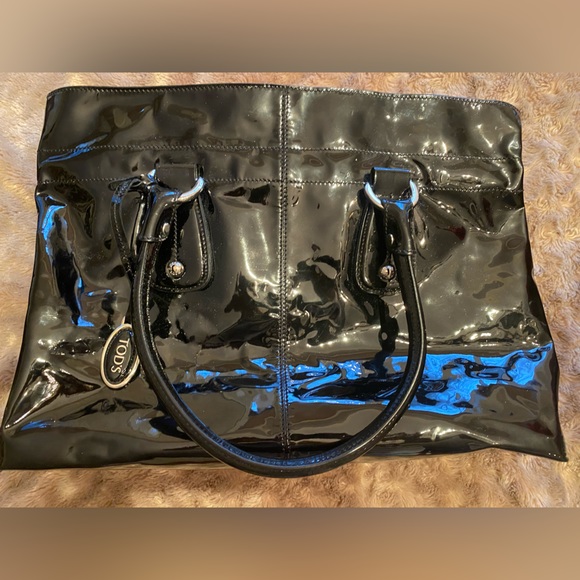 TOD’S black patent leather tote bag with silver tab (75933). - Picture 5 of 10